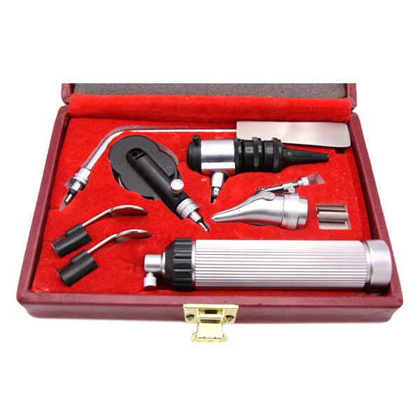 otoscope-and-ophthalmoscope-examination-set